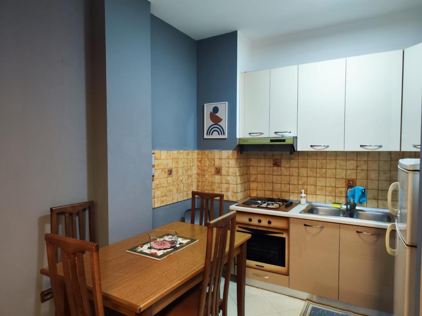 The Best Guesthouse In Тирана Экстерьер фото