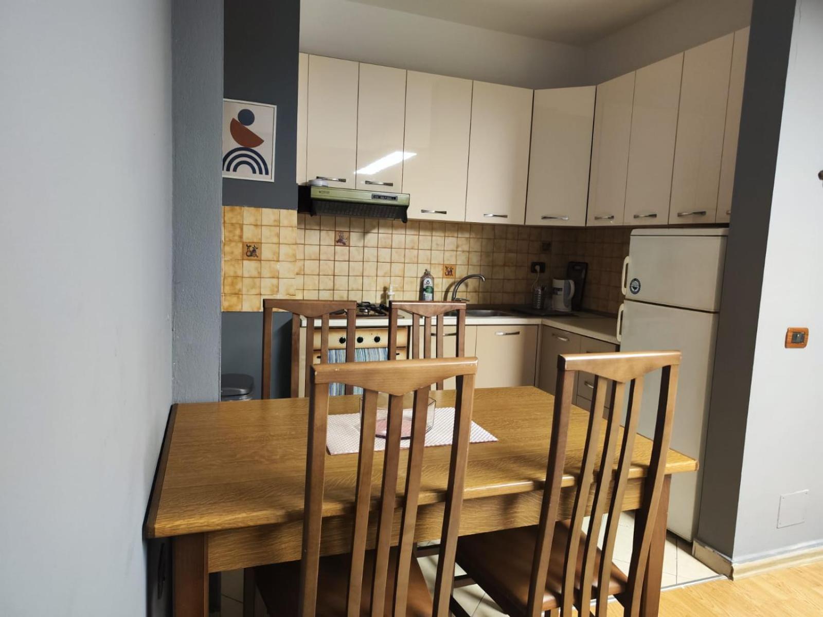 The Best Guesthouse In Тирана Экстерьер фото
